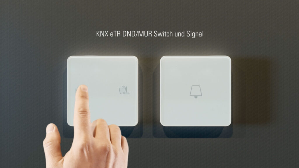 3D Visualisierung des Schalters KNX eTR von Elsner Elektronik der gerade betätigt wird
