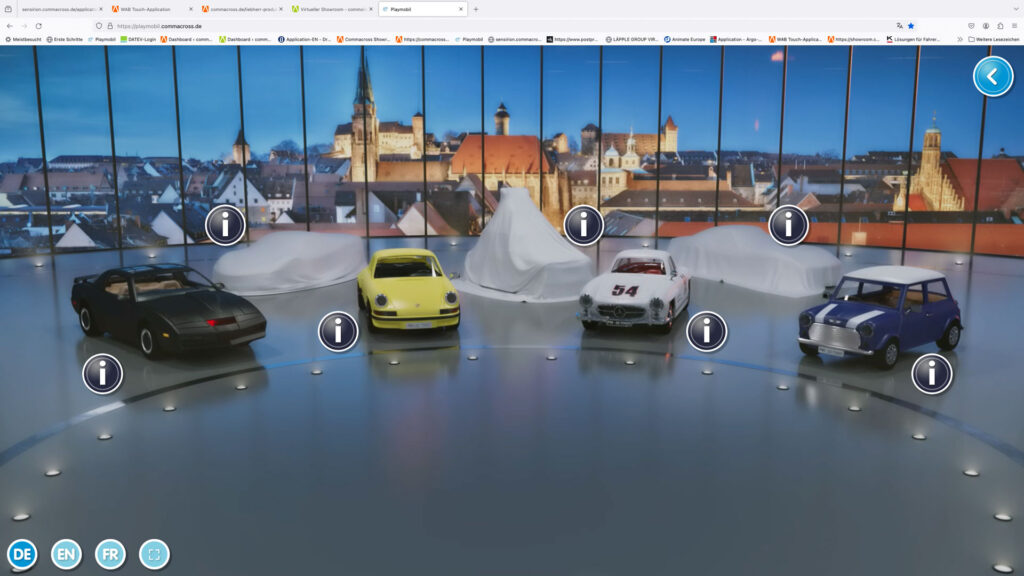 Virtuelle Ausstellung von vier Playmobil Autos mit Touch Points