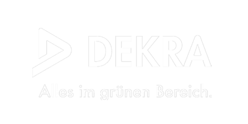 Weißes Logo von DEKRA, Prüf- und Zertifizierungsdienstleistungen.